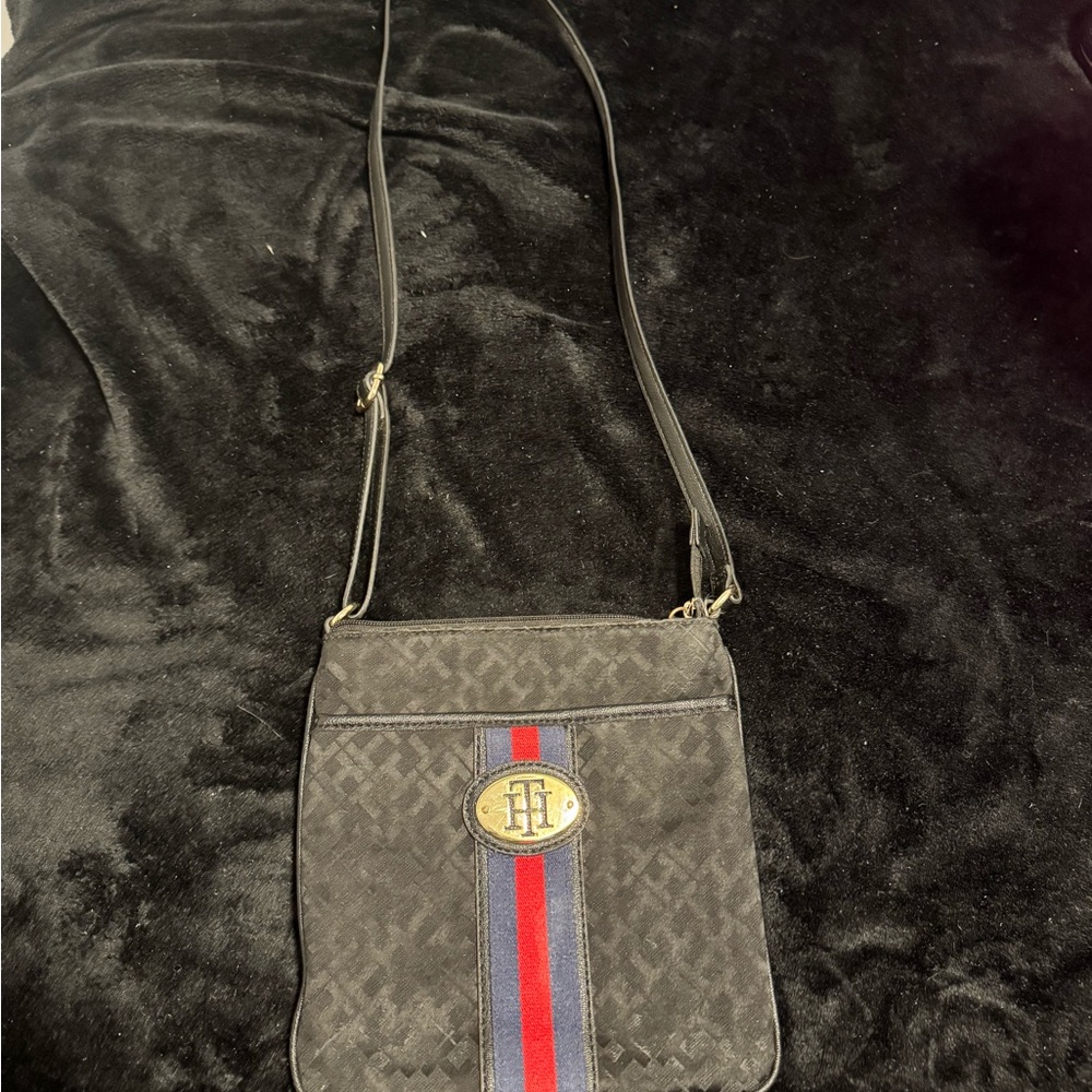 Tommy Hilfiger Stylish Black Crossbody Bag with Red and Blue Stripes